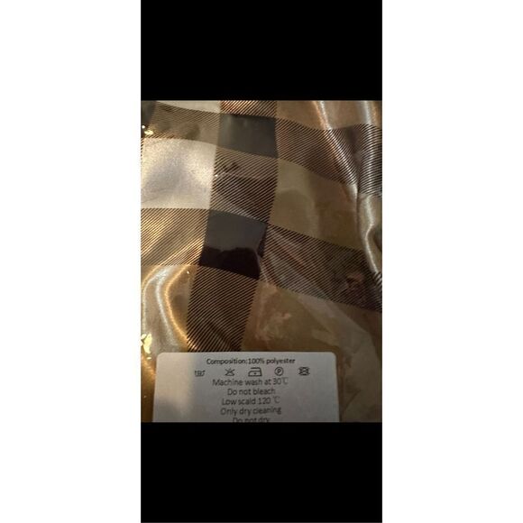 Beautiful plaid scarf/ shawl/whatever - Picture 11 of 13